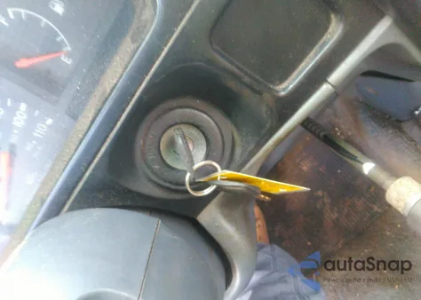 2000 Toyota Tacoma from USA, damaged, VIN 4TANL42N8YZ638576